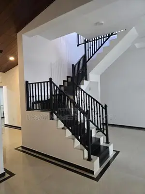 Home for Sale in Athurugiriya – Millennium City
