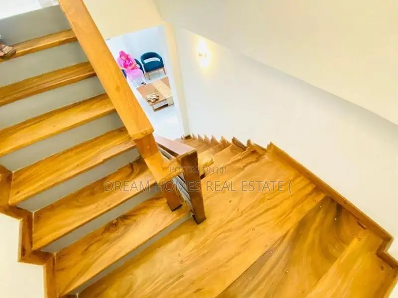 4 Bedroom House for Sale Athurugiriya