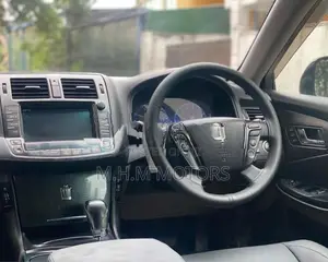 Toyota Crown Royal Saloon 2008