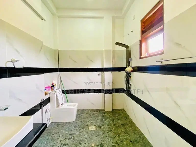 Modern 3-Storey Luxury House for Sale – Prime City Athurugiriya