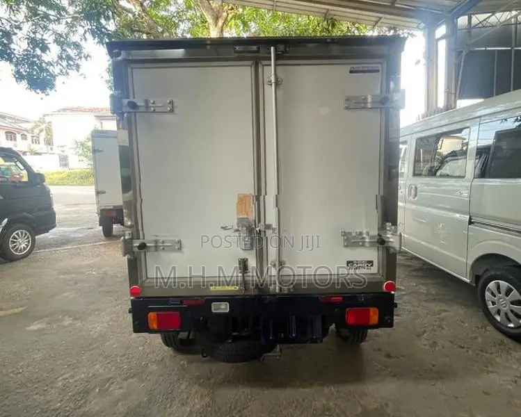 Suzuki Carry Freezer Truck 2023