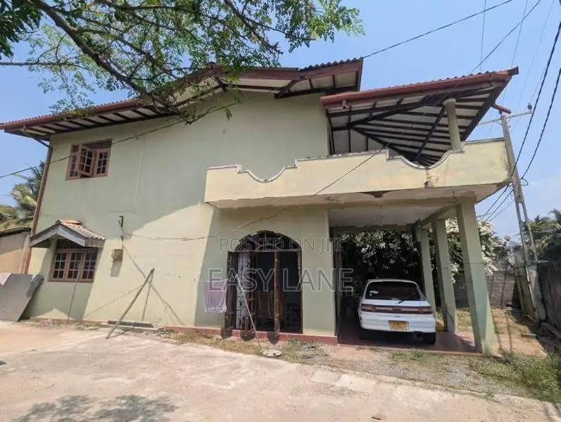 Uswetakeiyawa මුහුදු වෙරළට මායිම් වූ ඉඩමක්