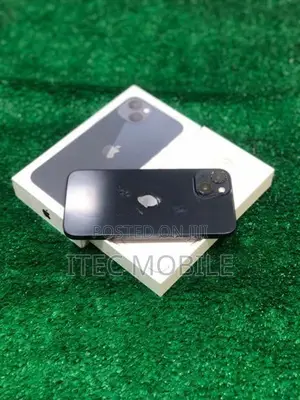 Apple iPhone 13 (Used)