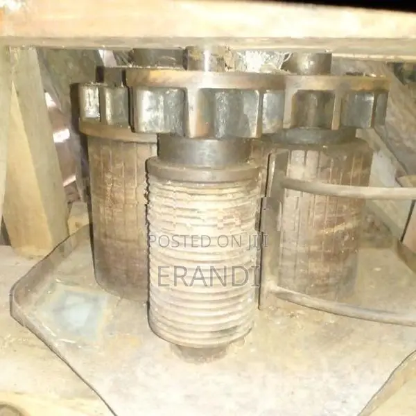 Ugas Mola Machine