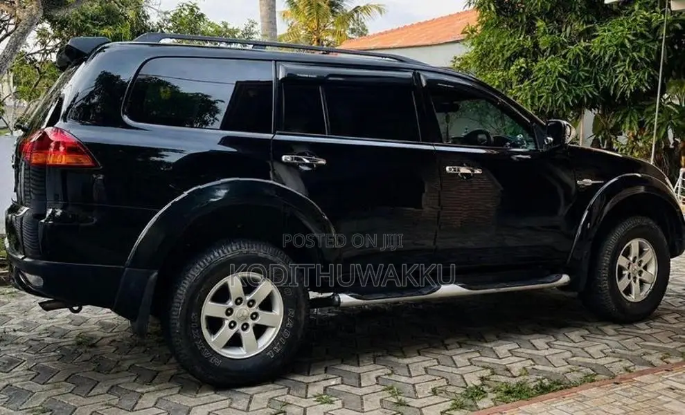 Mitsubishi Montero Sport 2011