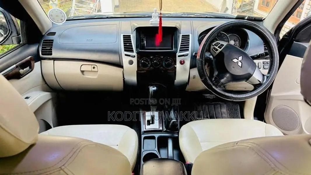 Mitsubishi Montero Sport 2011