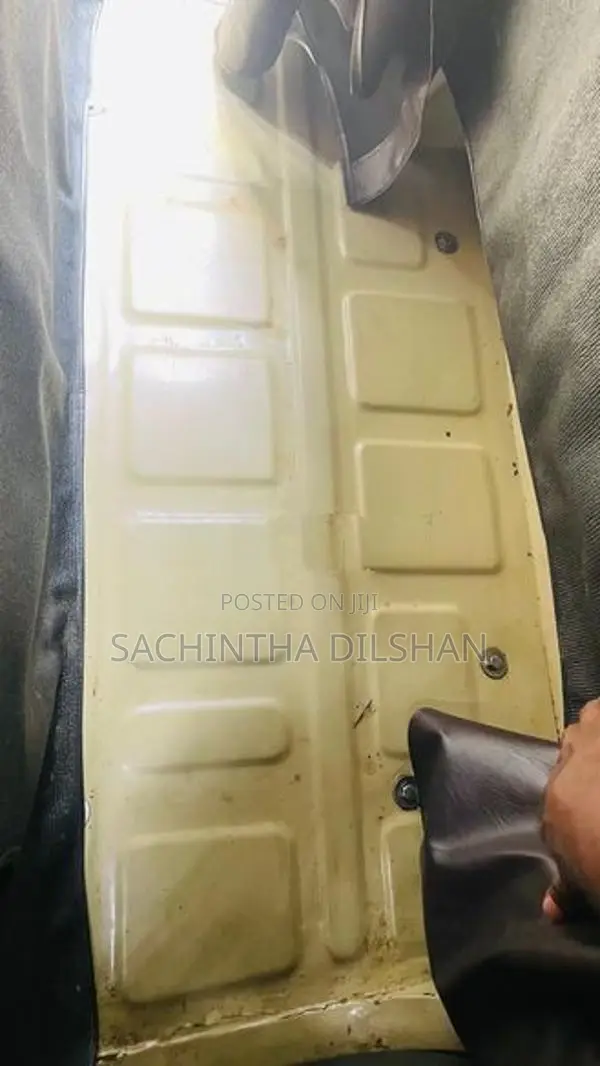 Bajaj RE 2004
