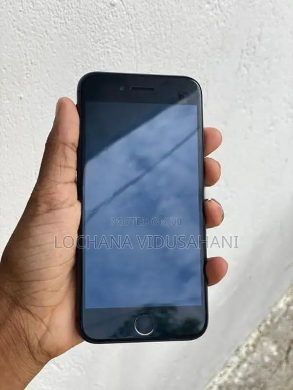 Apple iPhone 8 (Used)
