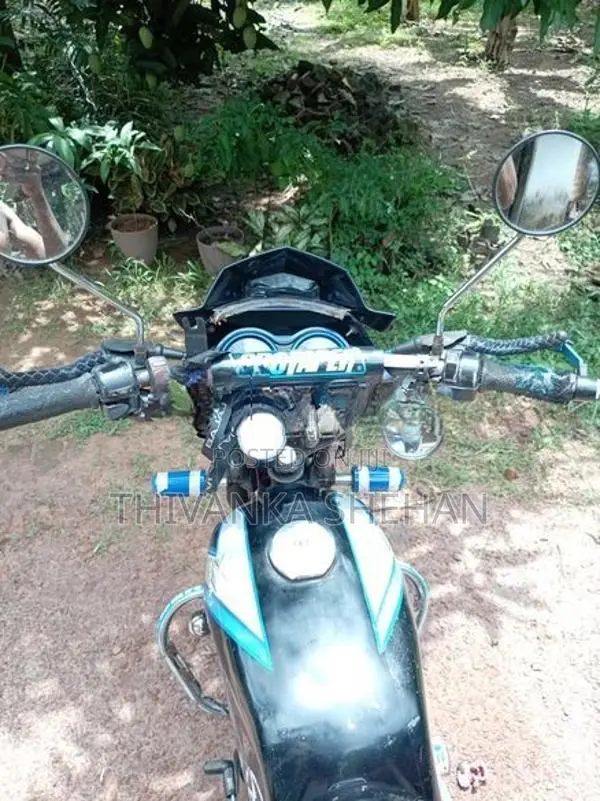 Bajaj CT100 2011