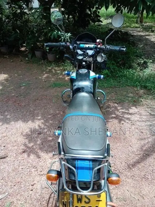 Bajaj CT100 2011