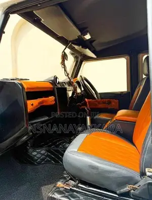 Land Rover Defender 1992