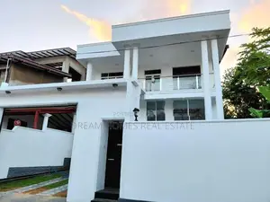 Ultra Luxury 4-Bedroom House for Sale – Kottawa