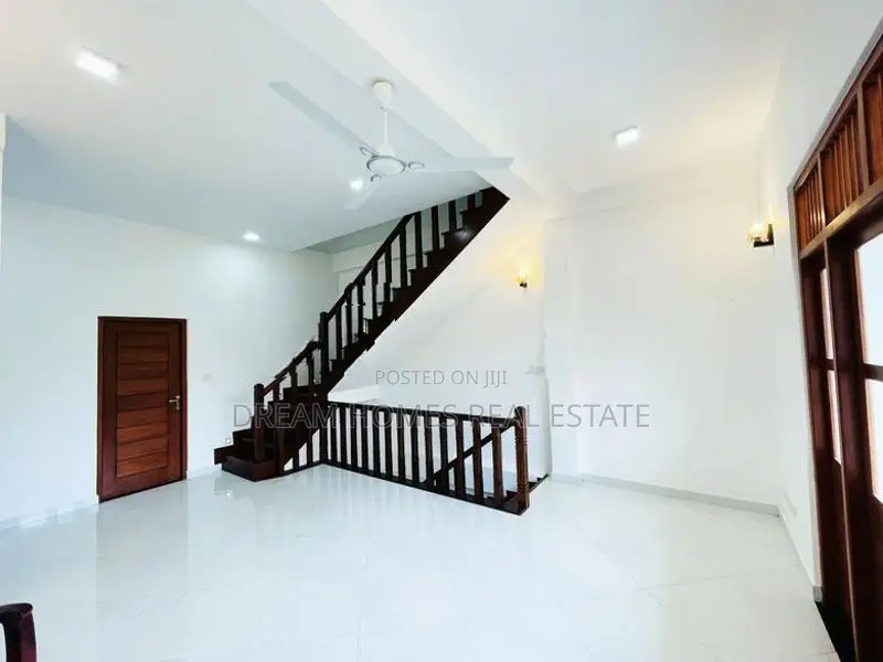 Brand New 3-Storey Luxury House for Sale – Makandana, Kesbewa