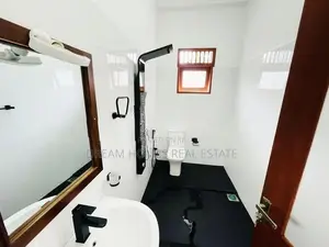 Brand New 3-Storey Luxury House for Sale – Makandana, Kesbewa