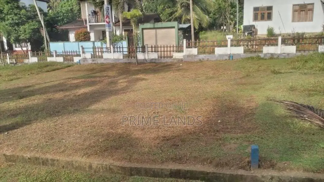 Athurugiriya Residential Land for Sale Close to Milenium City