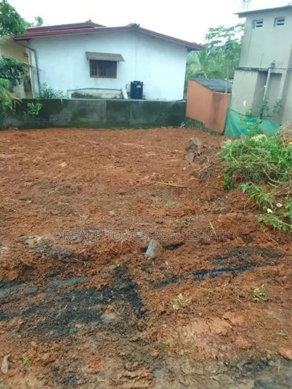 9.5 Perches Land Near Athurugiriya Junction