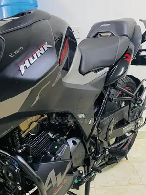 Hero Hunk 160R 4V Brand New 2026