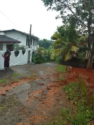 9.5 Perches Land Near Athurugiriya Junction