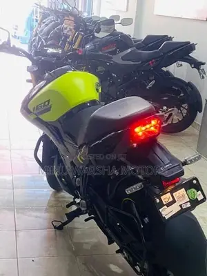 Hero Hunk 160R 4V Brand New 2026