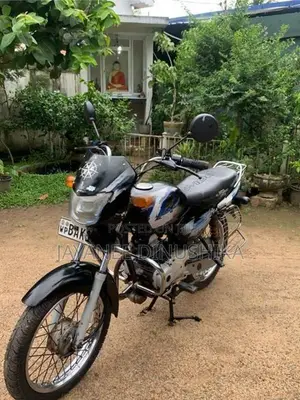 Bajaj CT100 2013