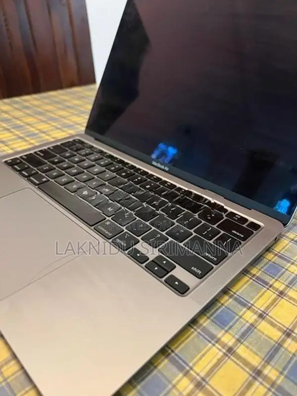 Apple MacBook Air M1