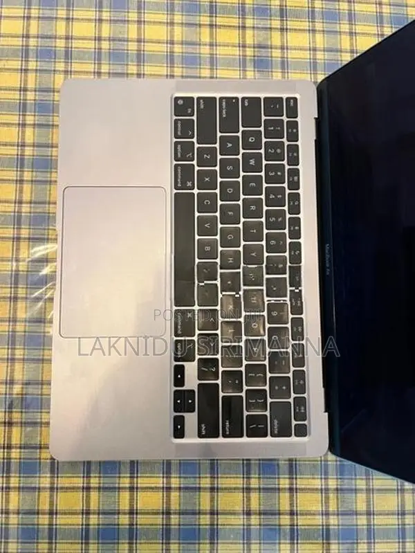 Apple MacBook Air M1