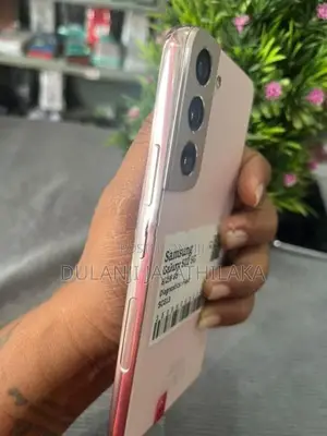Samsung Galaxy S22 (Used)