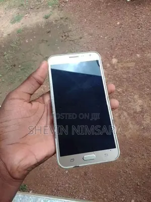 Samsung Galaxy J7 (Used)