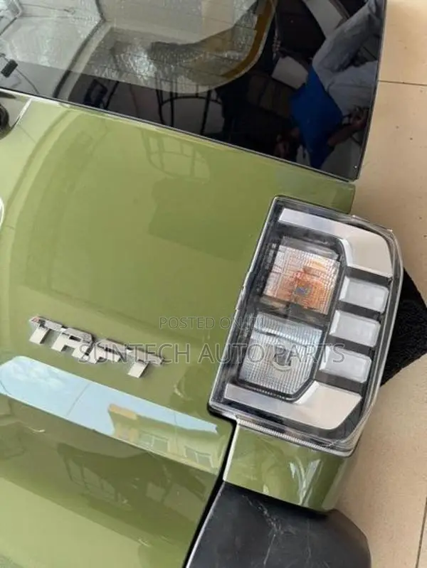 Daihatsu TAFT Dicky Door