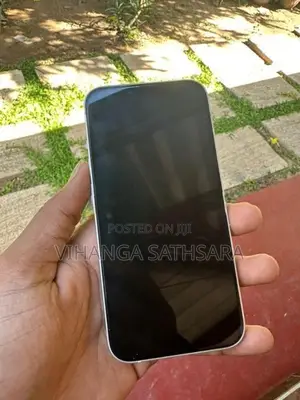 Apple iPhone 13 (Used)