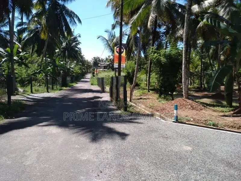 තලගල හන්දියට ආසන්නව බිම් කොටස් විකිණීමට