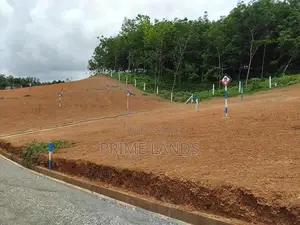 කලුතර නේවාසික බිම් කොටස්