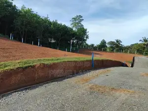 කලුතර නේවාසික බිම් කොටස්