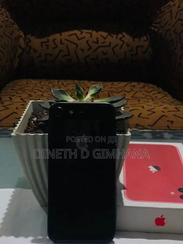 Apple iPhone 8 (Used)