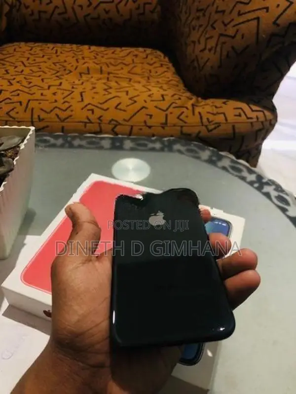 Apple iPhone 8 (Used)