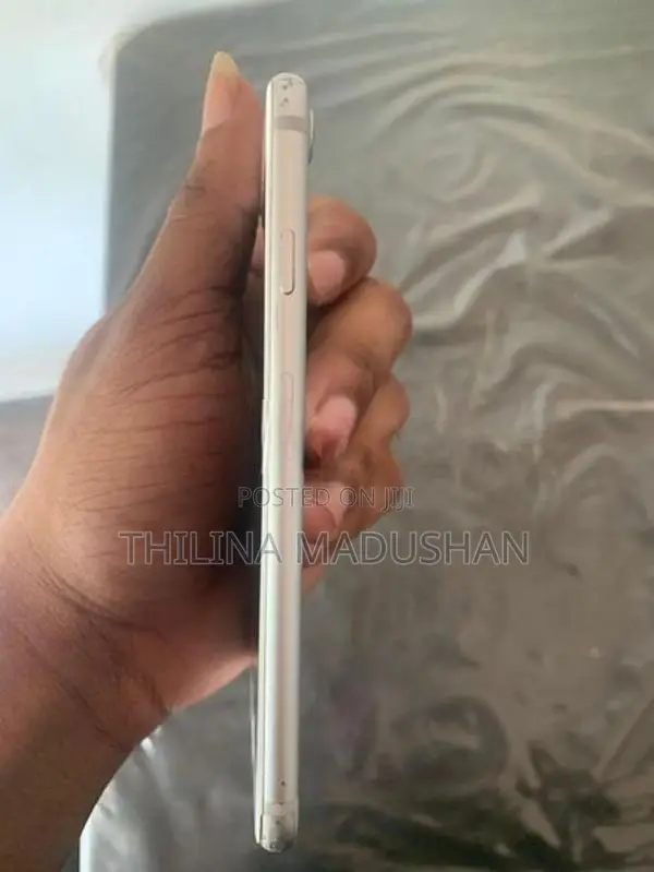Apple iPhone 7 (Used)