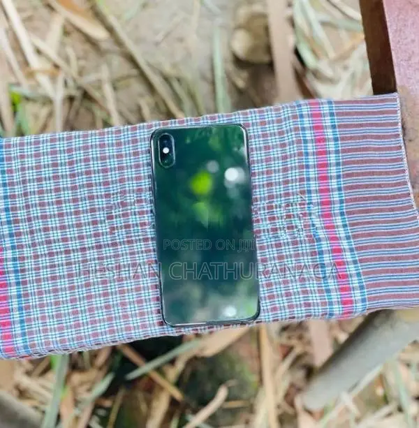 Apple iPhone XS (Used)
