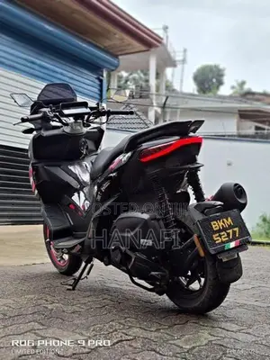 Aprilia SR GT 200 2025