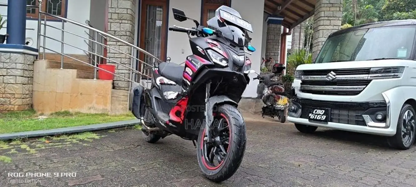 Aprilia SR GT 200 2025
