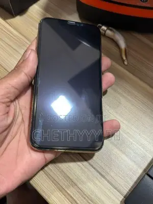 Apple iPhone XS (Used)