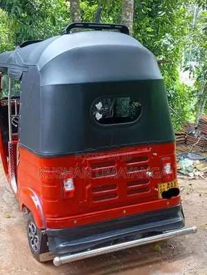 Bajaj RE 2015