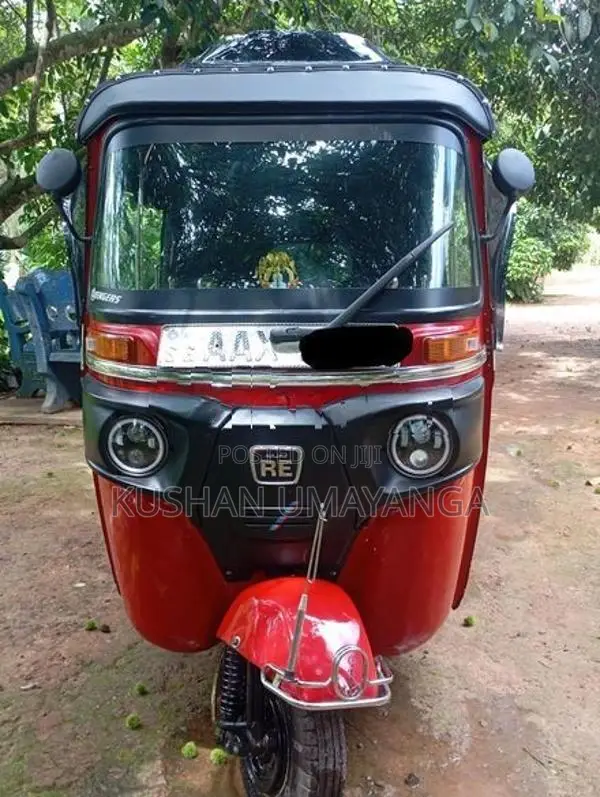 Bajaj RE 2015