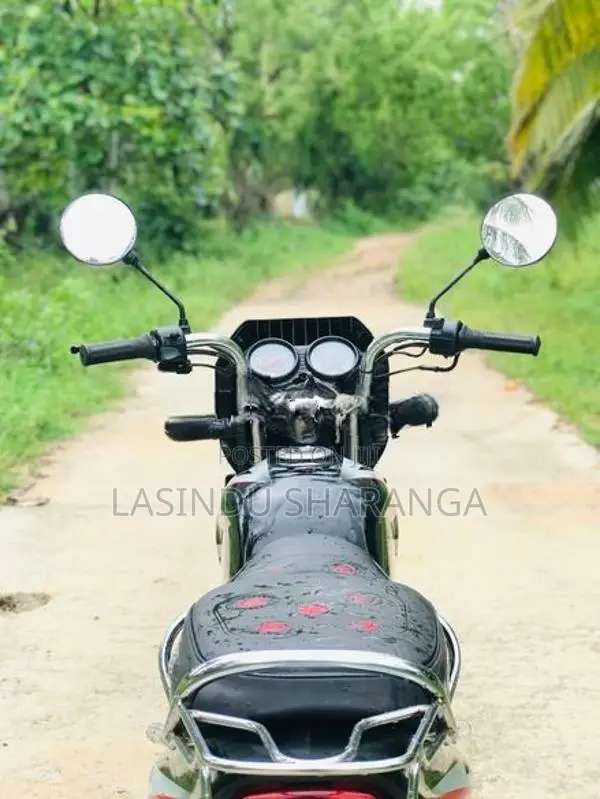 Bajaj CT100 2017