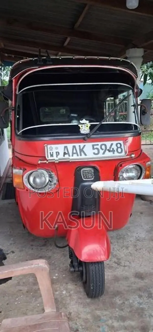 Bajaj RE 2013