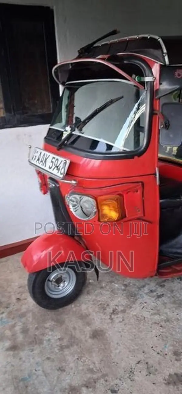 Bajaj RE 2013