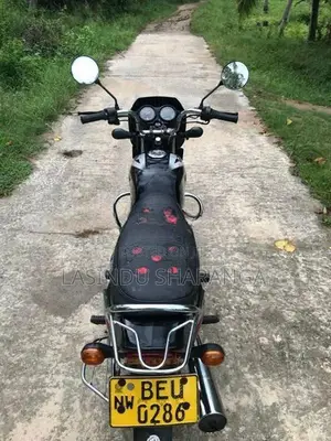 Bajaj CT100 2017