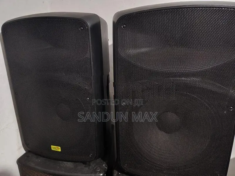 Studio Master Speakers Powerd