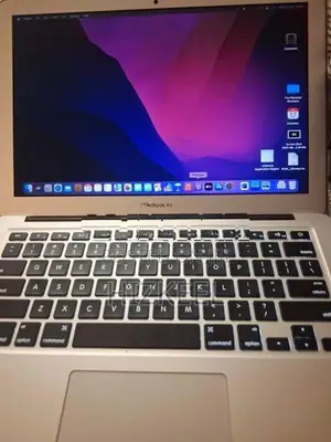 Apple Macbook