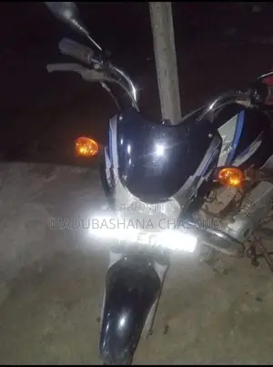 Bajaj CT100 2013