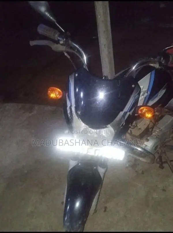 Bajaj CT100 2013
